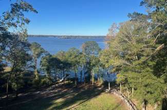 Sunset Cove–Lakefront! Just minutes from boat ramps.